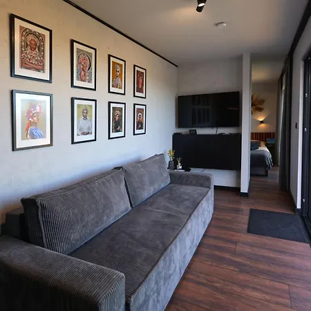 Ateliery Nad Zavozom Apartment Hrusov