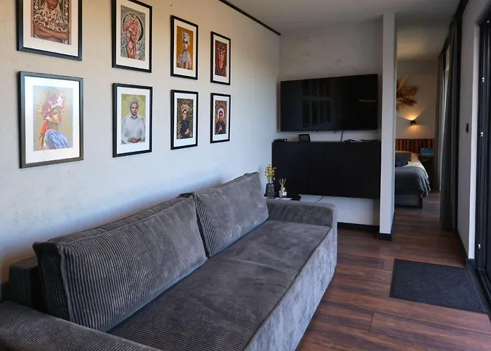 Ateliery Nad Zavozom Апартаменты Hrusov